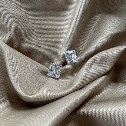 [ROYAL]Stylish Shiny Square Center Stone Stud Earrings