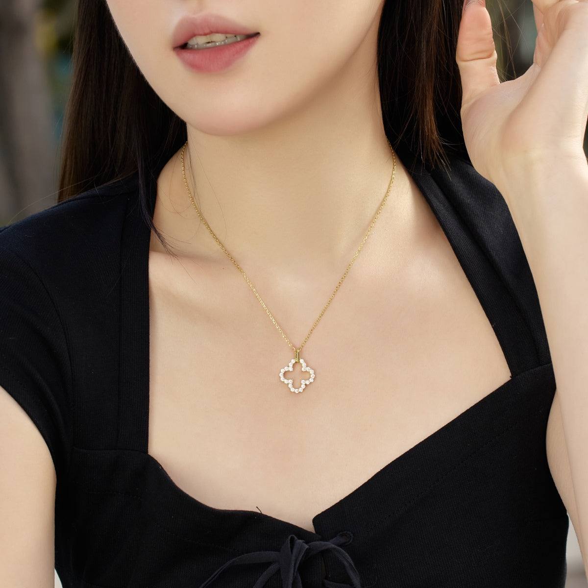 [ROYAL]Four-Leaf Clover Hollow Design Exquisite Necklace