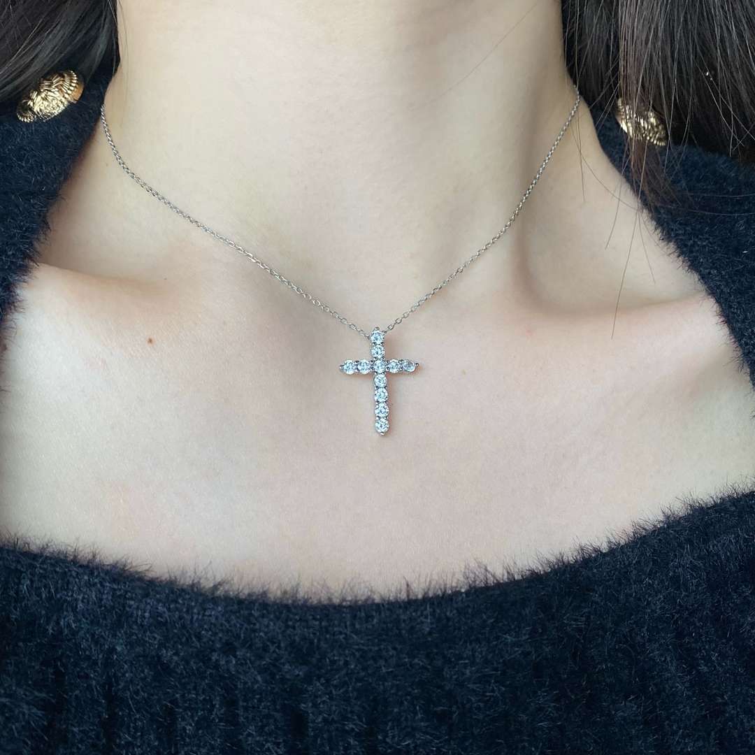 [ROYAL]Unique Cross Shape Necklace