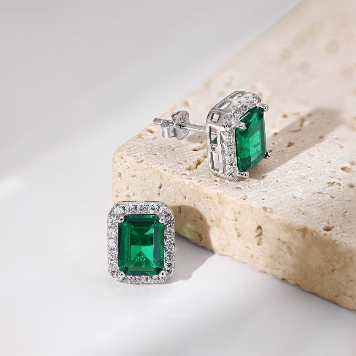 [ROYAL]Luxurious Dainty Emerald Cut Banquet Earrings