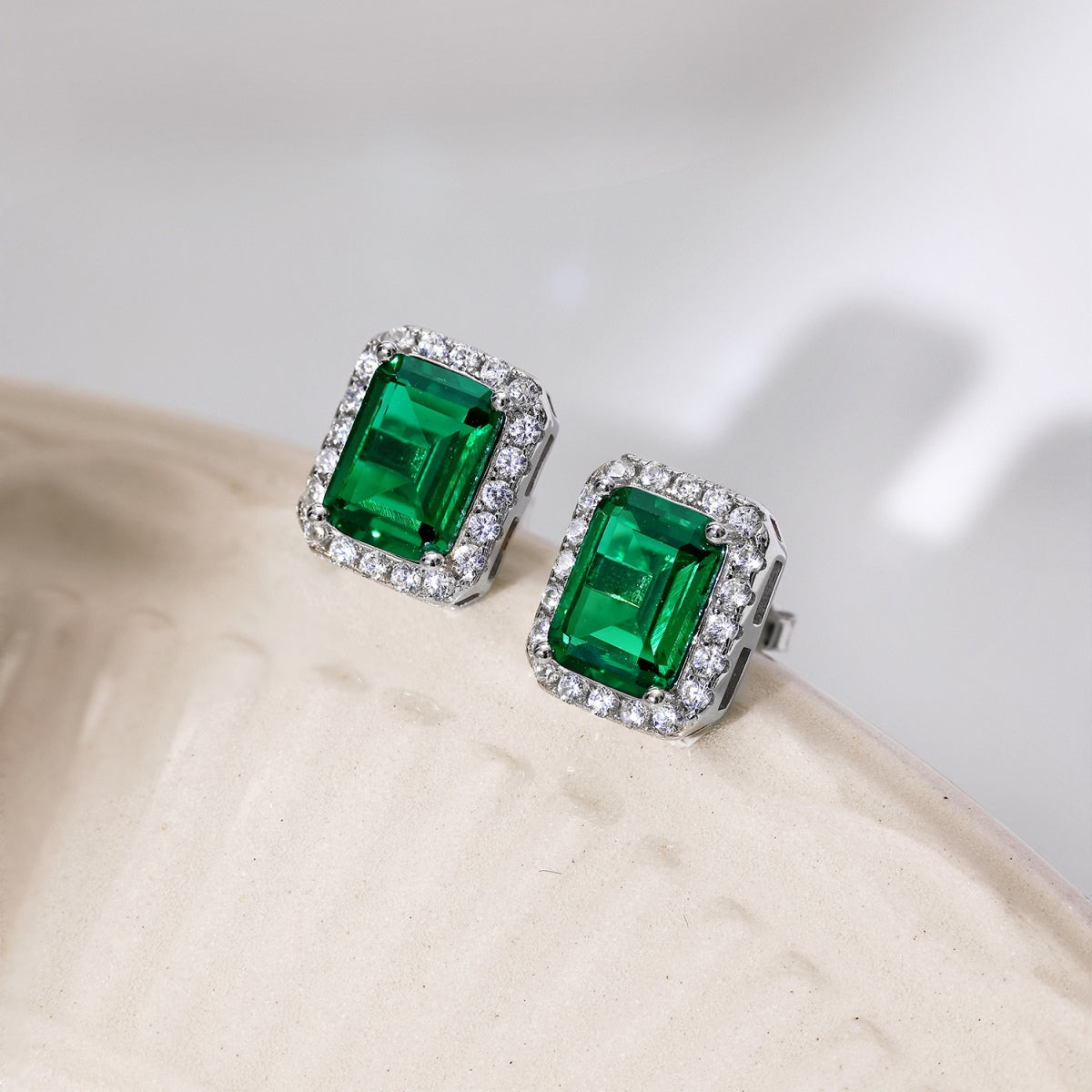 [ROYAL]Luxurious Dainty Emerald Cut Banquet Earrings