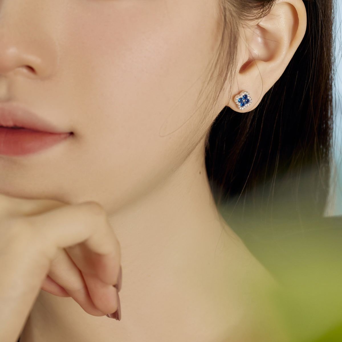 [ROYAL]Four-Leaf Clover Flower Shaped Earrings