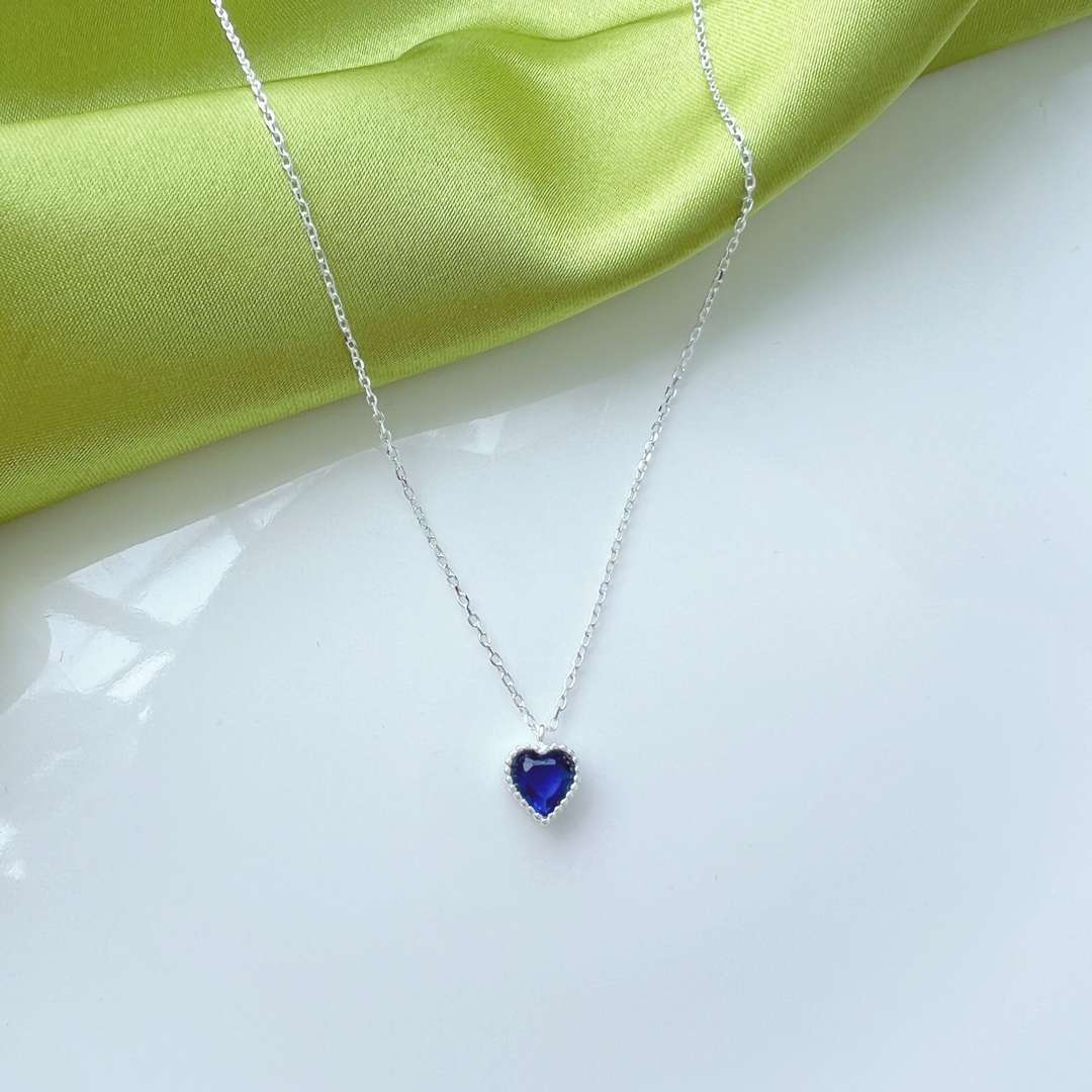 [ROYAL]Ornate Heart Shape Necklace