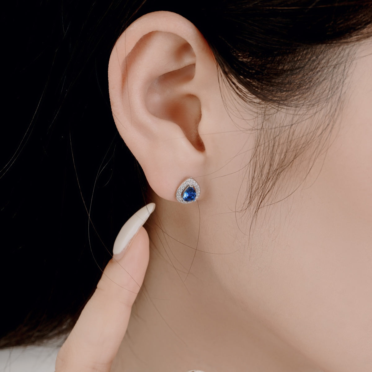 [ROYAL]Luxurious Water Drop Shape Earrings