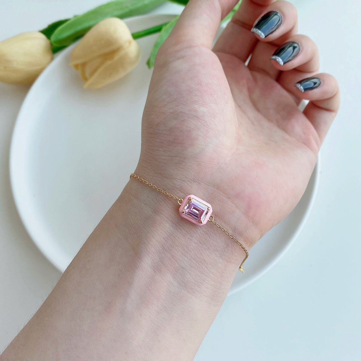 [LUXE]2,0 Karat funkelndes buntes Smaragdschliff-Tagesarmband