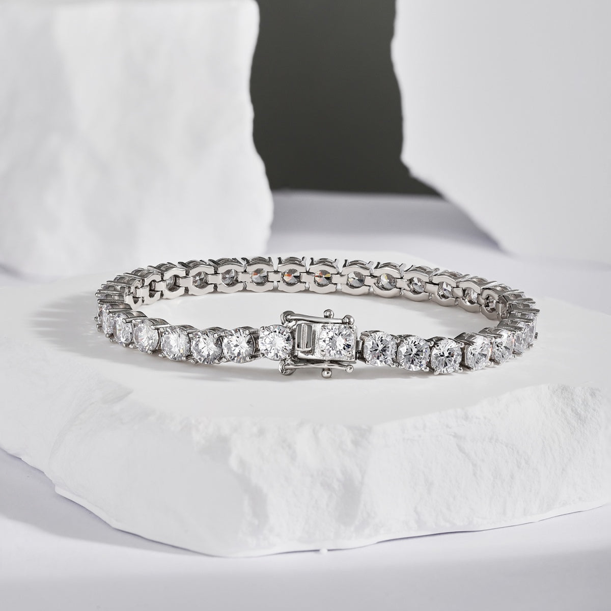 [ROYAL]Ornate Sparkling Round Cut Wedding Bracelet