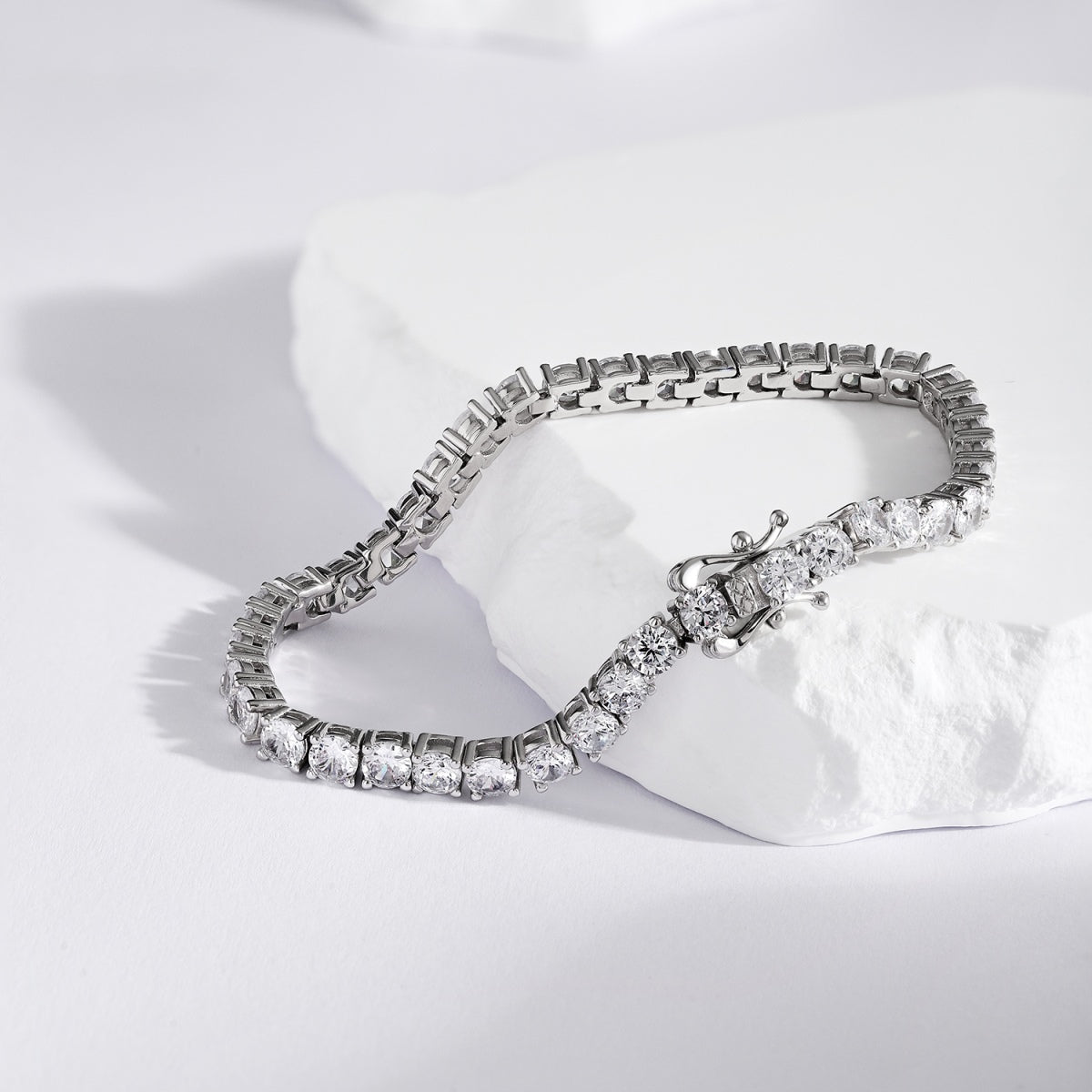 [ROYAL]Luxurious Ornate Round Cut Tennis Bracelet