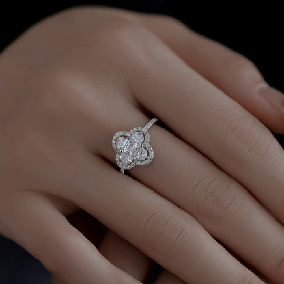 [ROYAL]Luxurious Eternity Flower Shape Banquet Ring