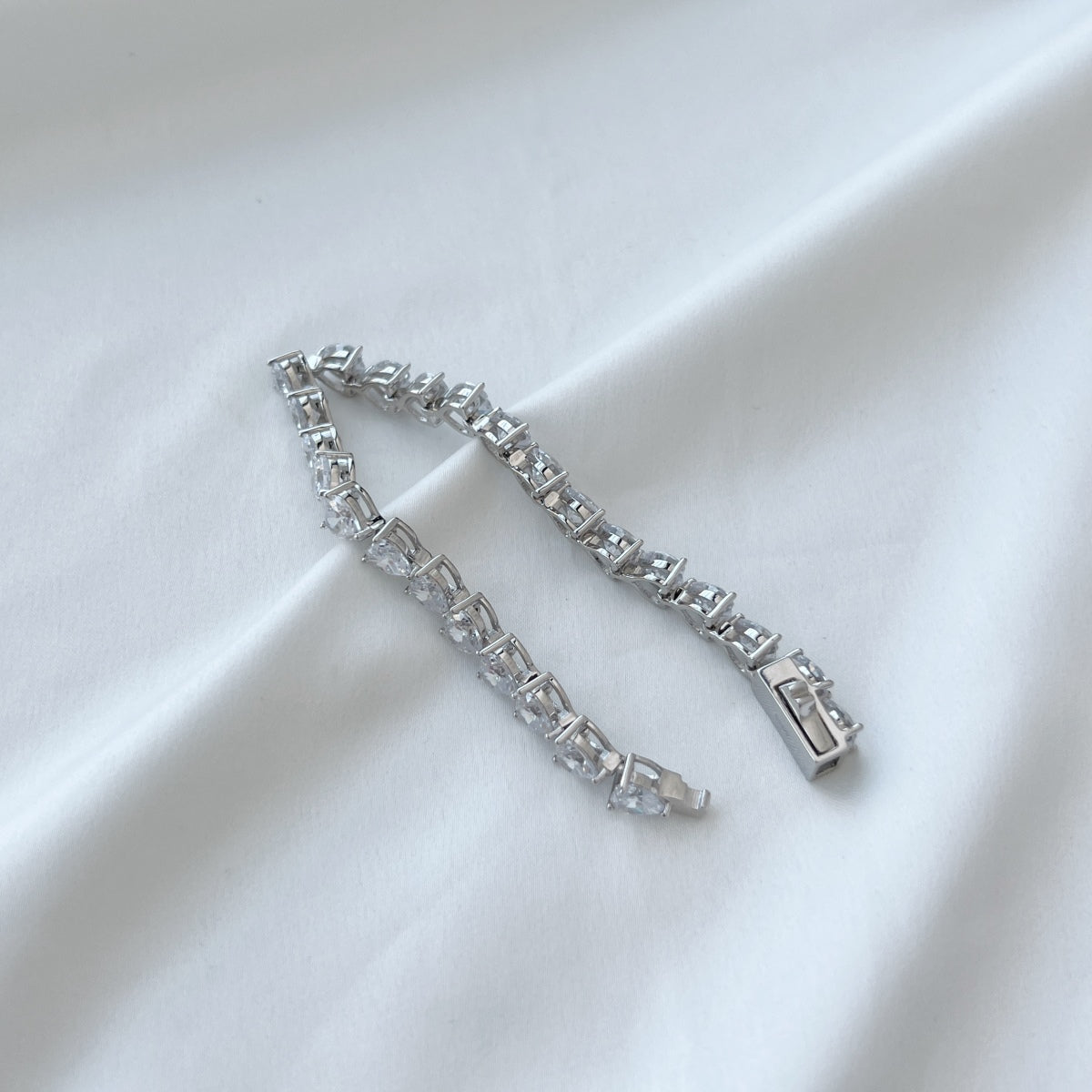 [ROYAL]0.75 Carat Elegant Romantic Heart Shape Lover Bracelet