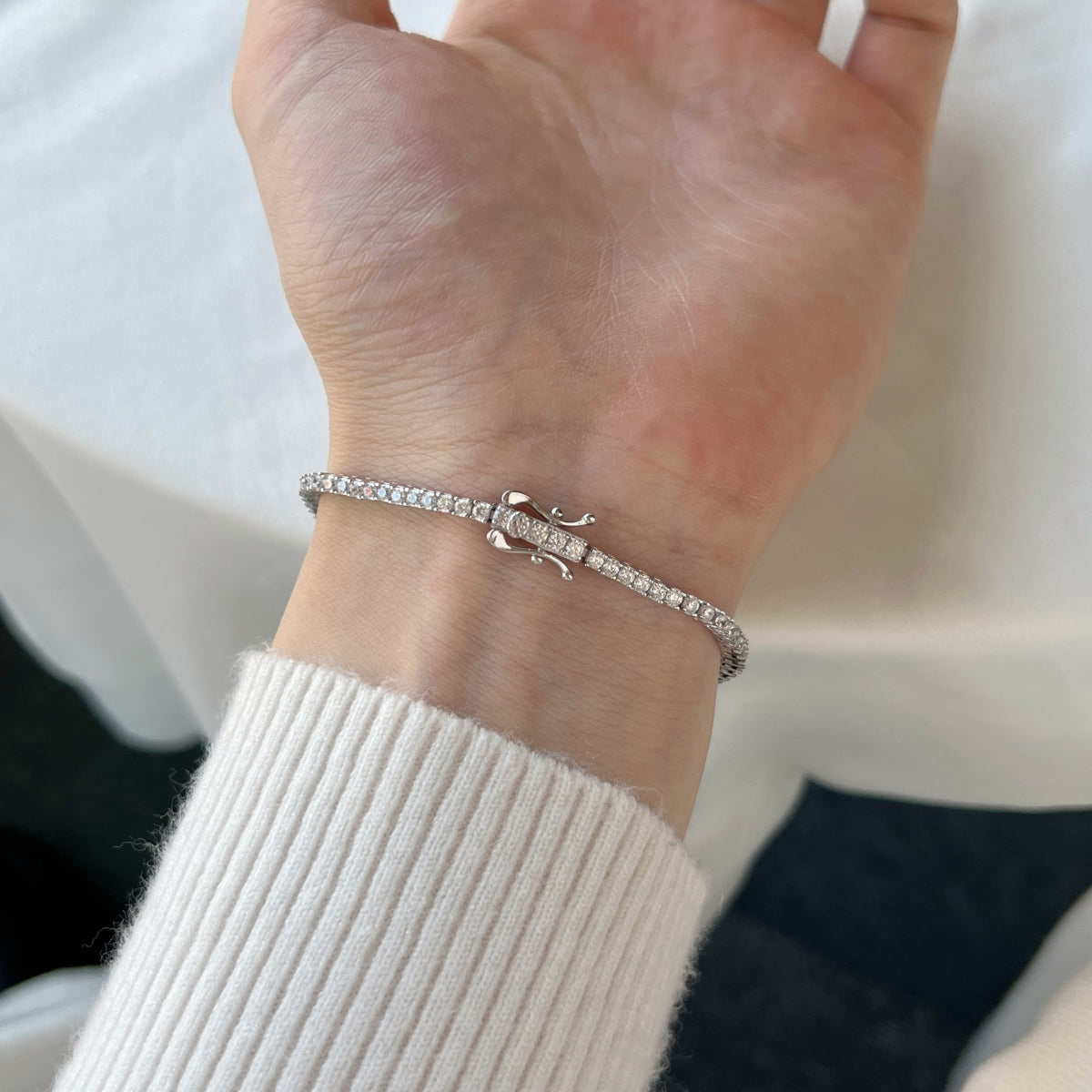 [LUXE]Schillerndes, exquisites Armband im Rundschliff für den Alltag