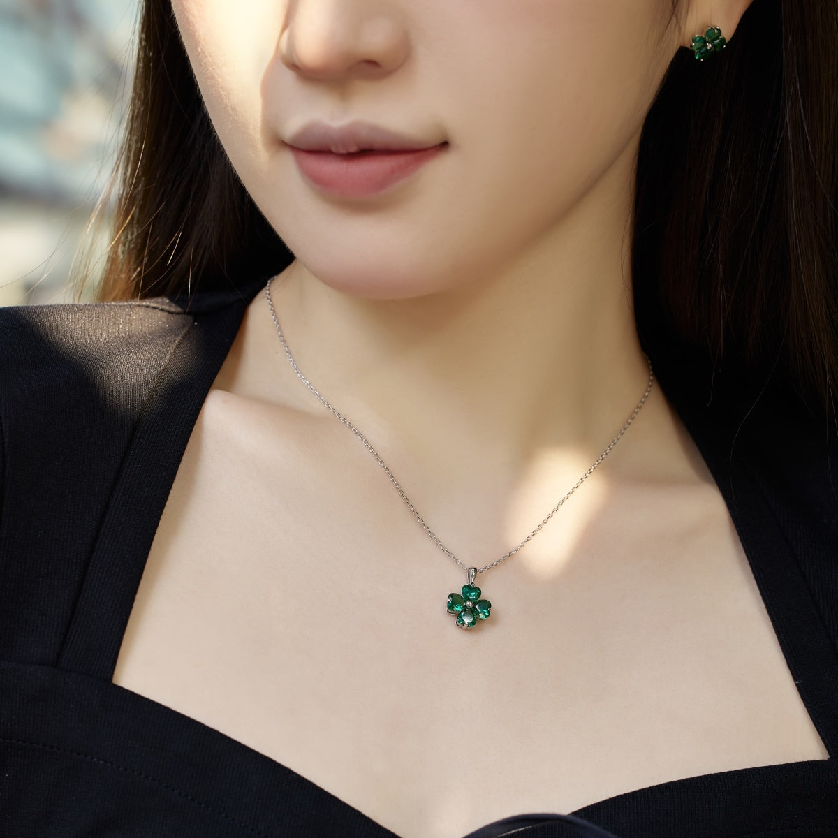 [ROYAL]Heart-Shaped Four-Leaf Clover Bead Necklace