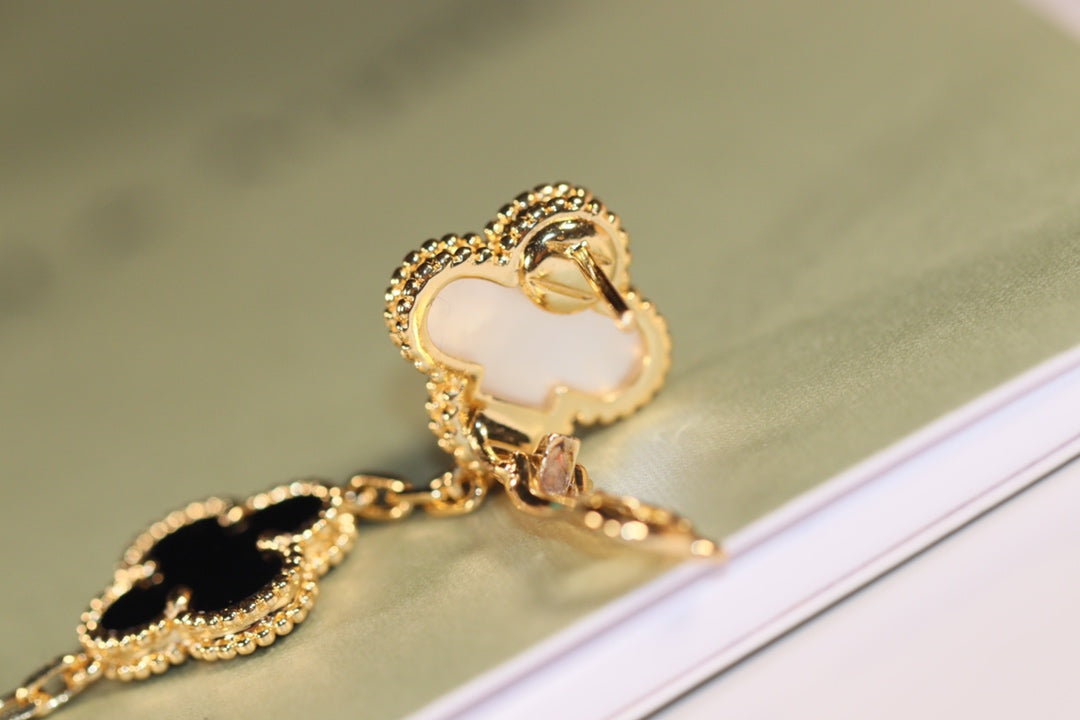 [Royal]CLOVER EARRINGS GOLD ONYX MOP 3 MOTIF