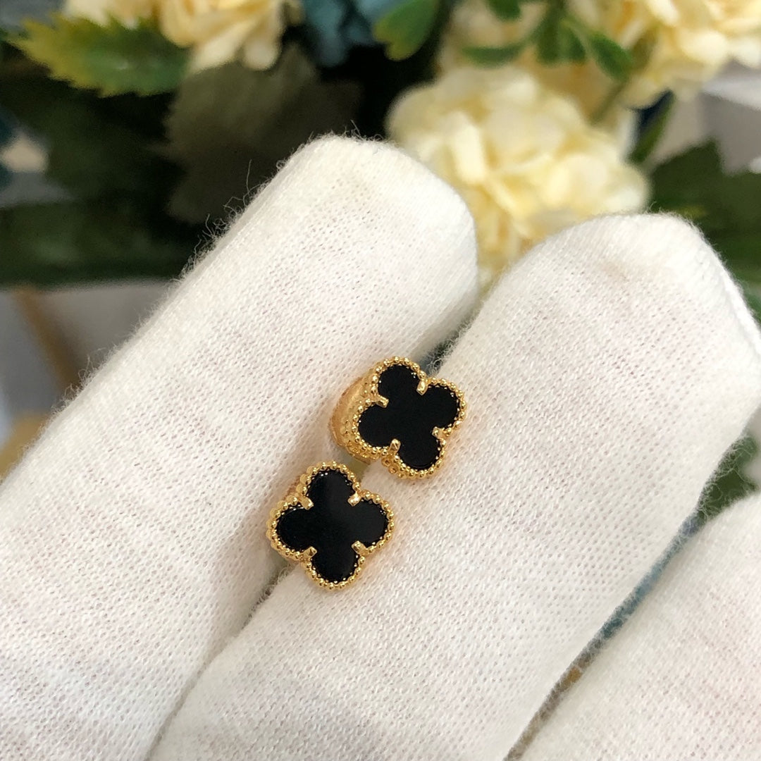 [ROYAL]CLOVER MINI GOLD EARRINGS