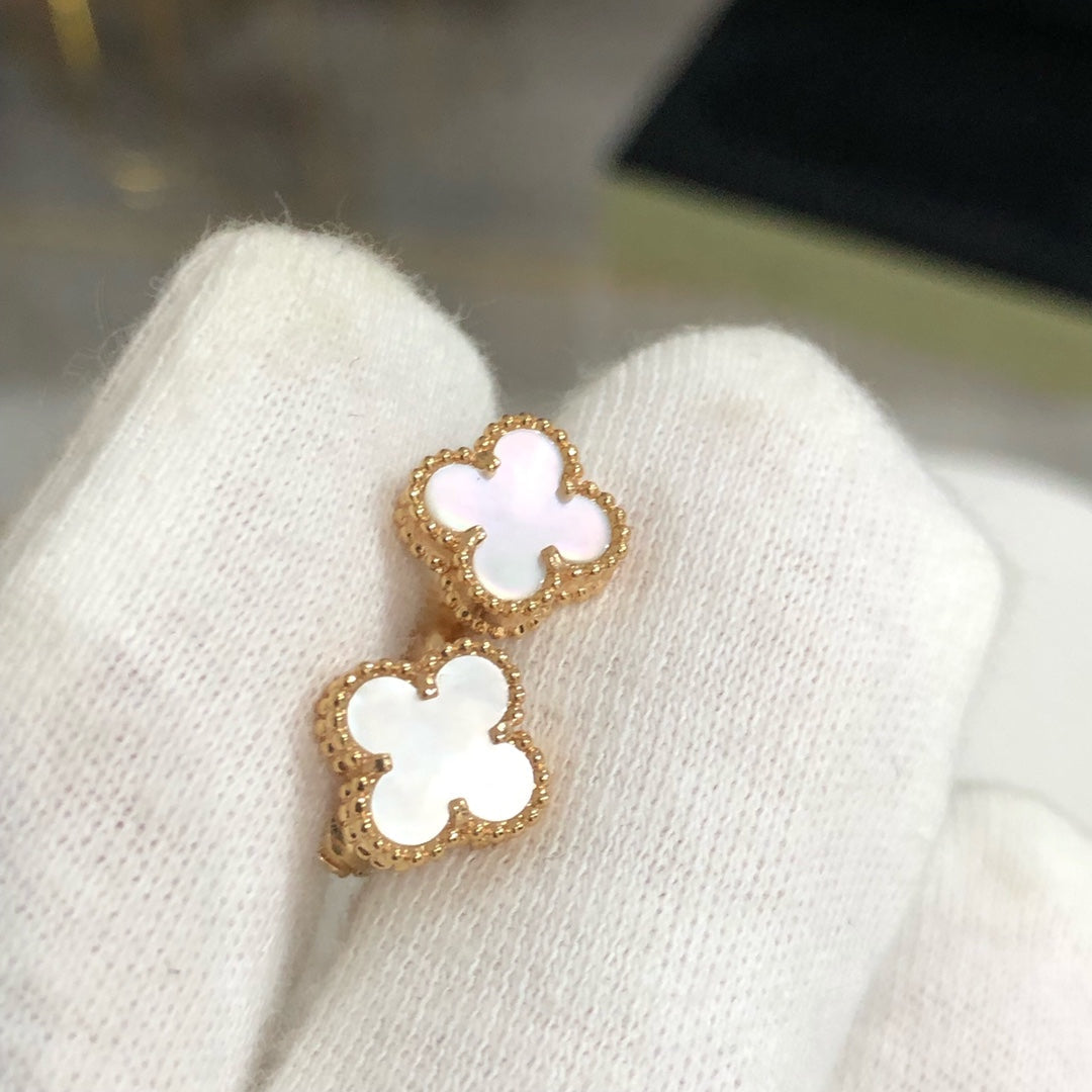 [ROYAL]CLOVER MINI GOLD EARRINGS