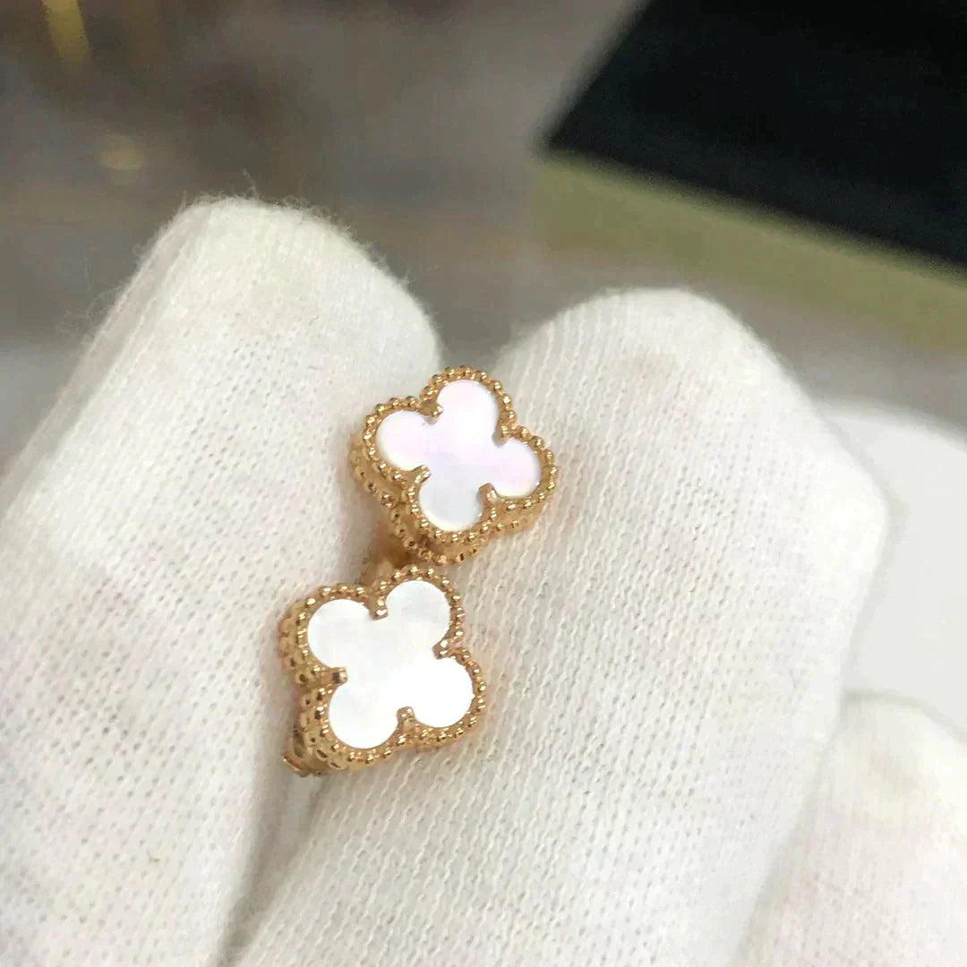 [ROYAL]CLOVER MINI 9.5MM WHITE MOP EARRINGS