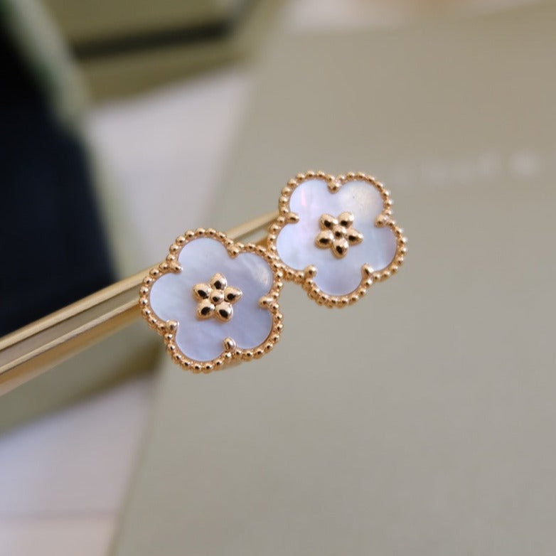 [ROYAL]LUCKY PINK GOLD WHITE MOP EARRINGS