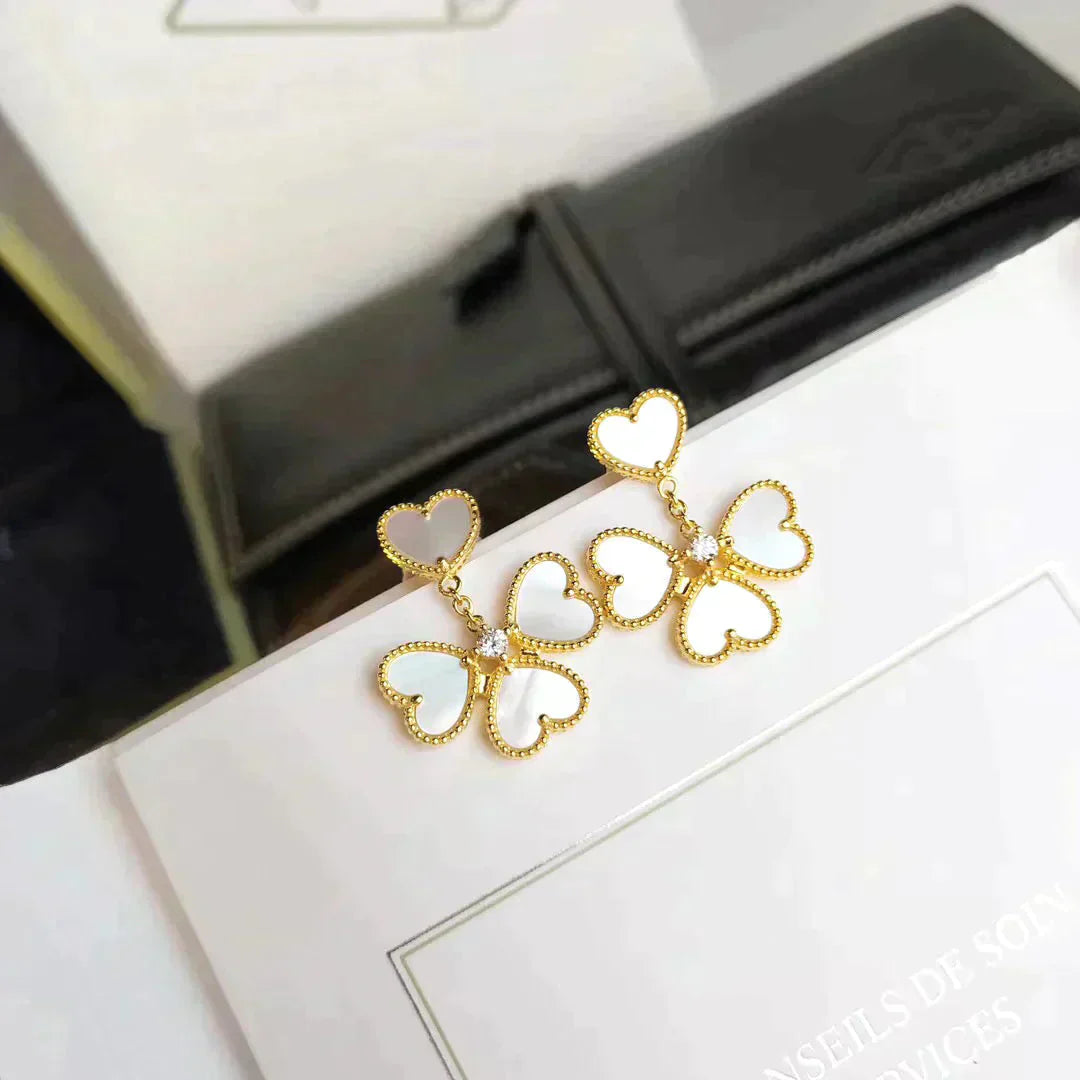 [ROYAL]CLOVER SWEET WHITE MOP EARRINGS