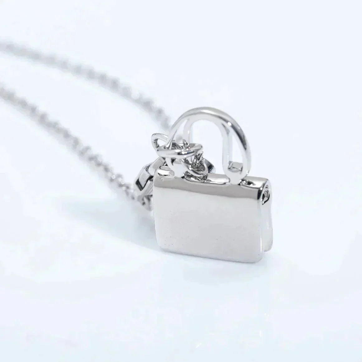 [ROYAL]AMULETTE PEDANT SILVER NECKLACE