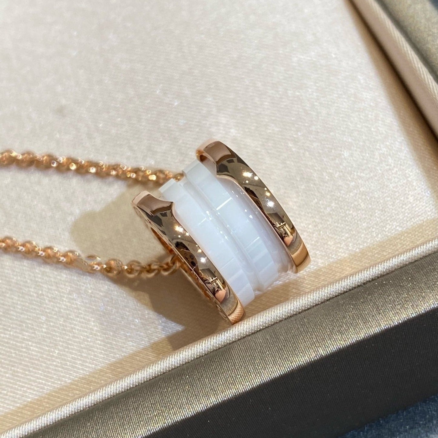 [ROYAL]ZERO 1 WHITE CERAMIC PINK GOLD NECKLACE