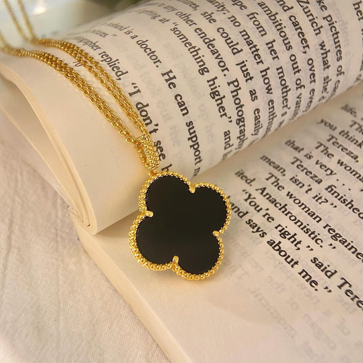 [ROYAL]CLOVER 25MM NECKLACE GOLD ONYX