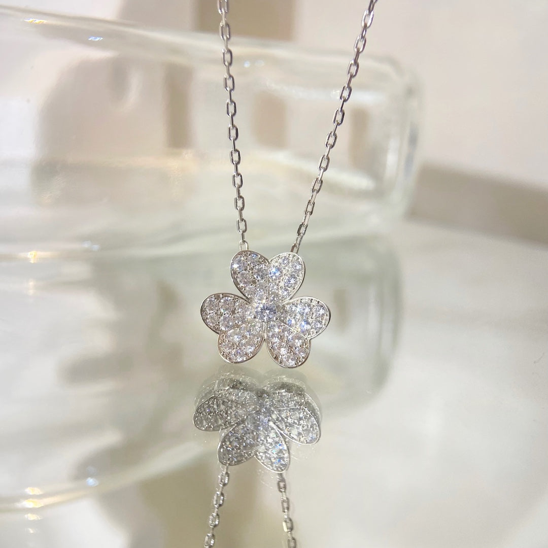 [ROYAL]FLOWER DIAMOND NECKLACE