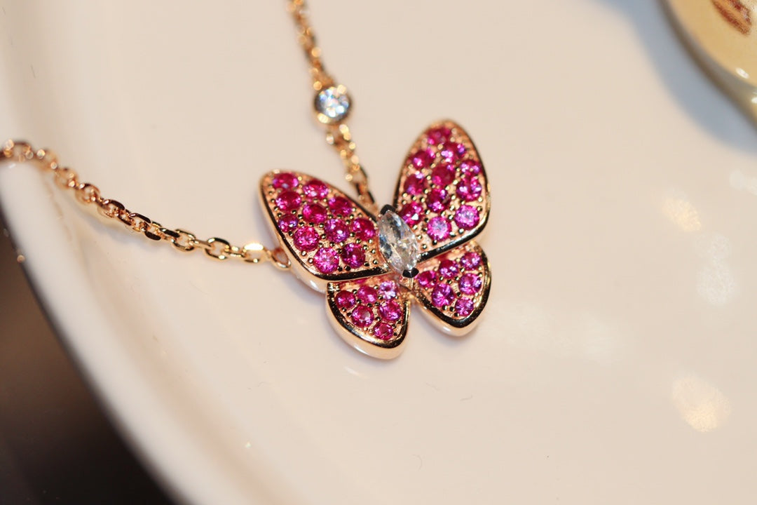 [ROYAL]BUTTERFLY RED DIAMOND ROSE GOLD NECKLACE