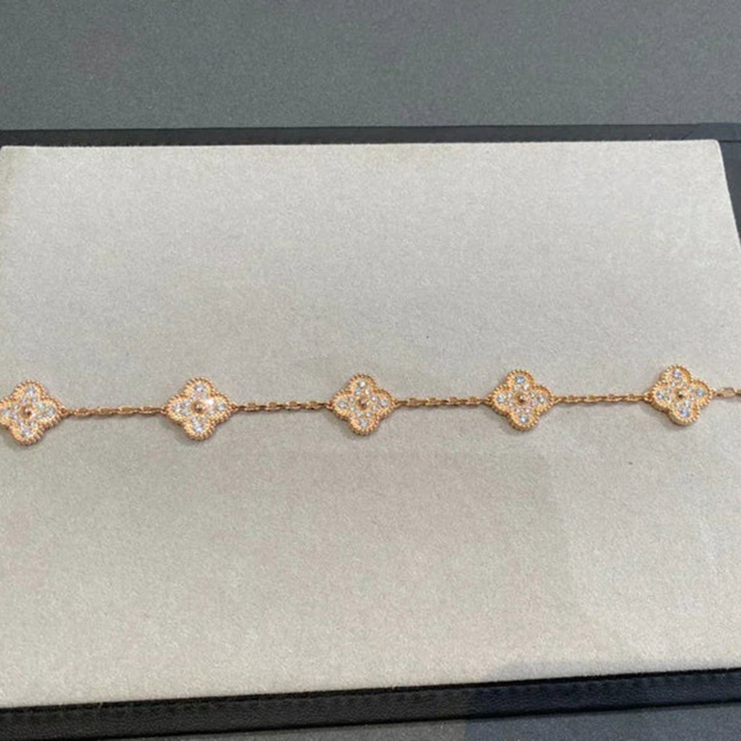 [ROYAL]CLOVER 5 MOTIFS  FULL DIAMOND BRACELET