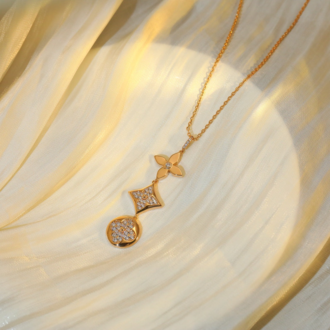 [ROYAL]STAR AND SUN DIAMOND PINK GOLD NECKLACE