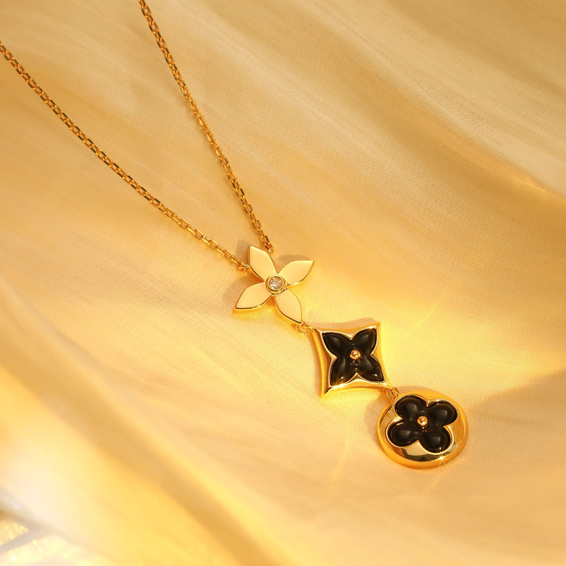 [ROYAL]STAR AND SUN ONYX PINK GOLD NECKLACE