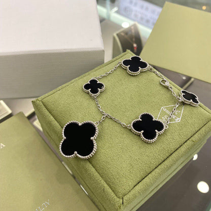 [ROYAL]CLOVER 5 MOTIFS SIVLER ONYX BRACELET