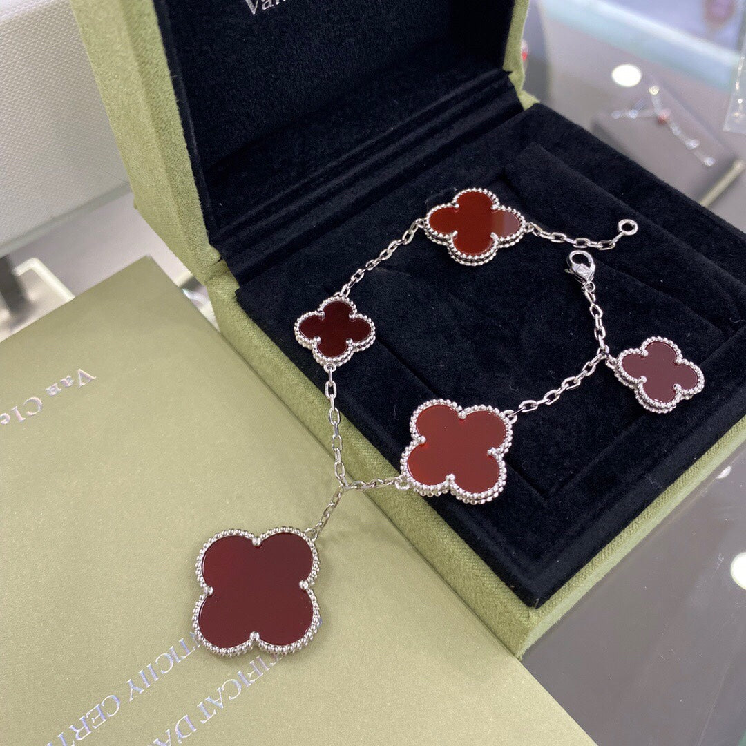 [ROYAL]CLOVER 5 MOTIFS SIVLER CARNELIAN BRACELET