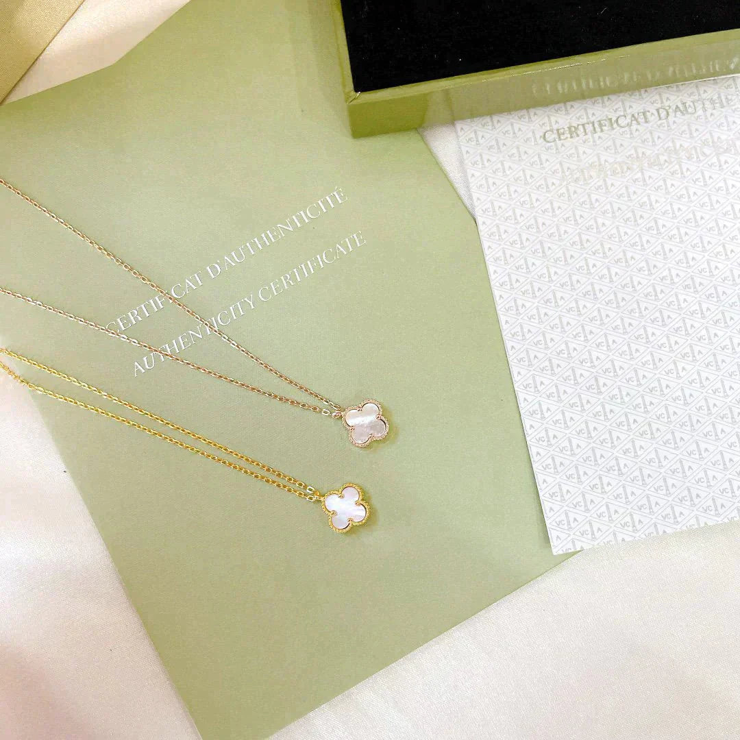 [ROYAL]CLOVER MINI 9.5MM WHITE MOTHER-OF-PEARL NECKLACE