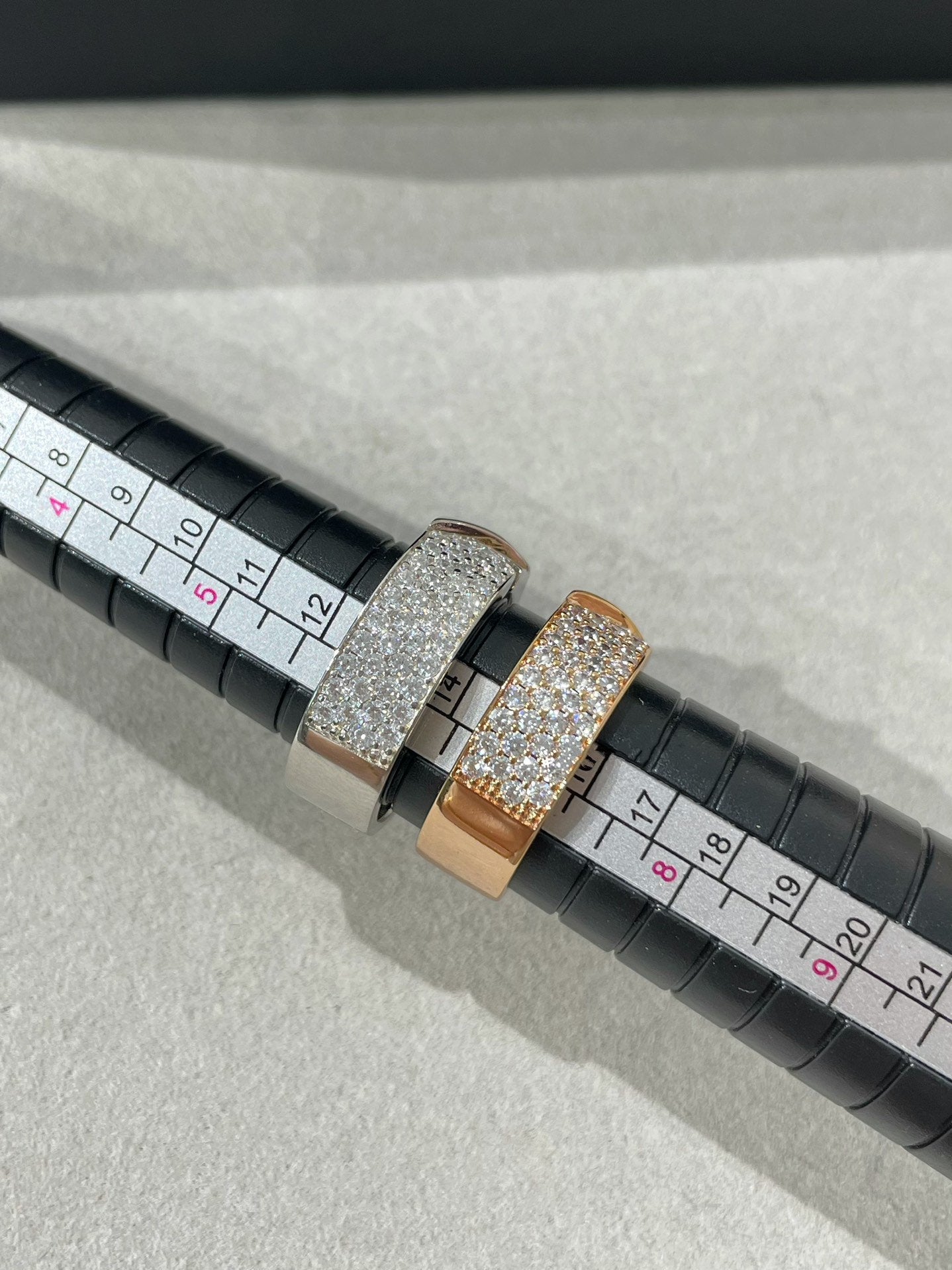 [ROYAL]LIENS EVIDENCE PINK GOLD DIAMOND PAVED RING