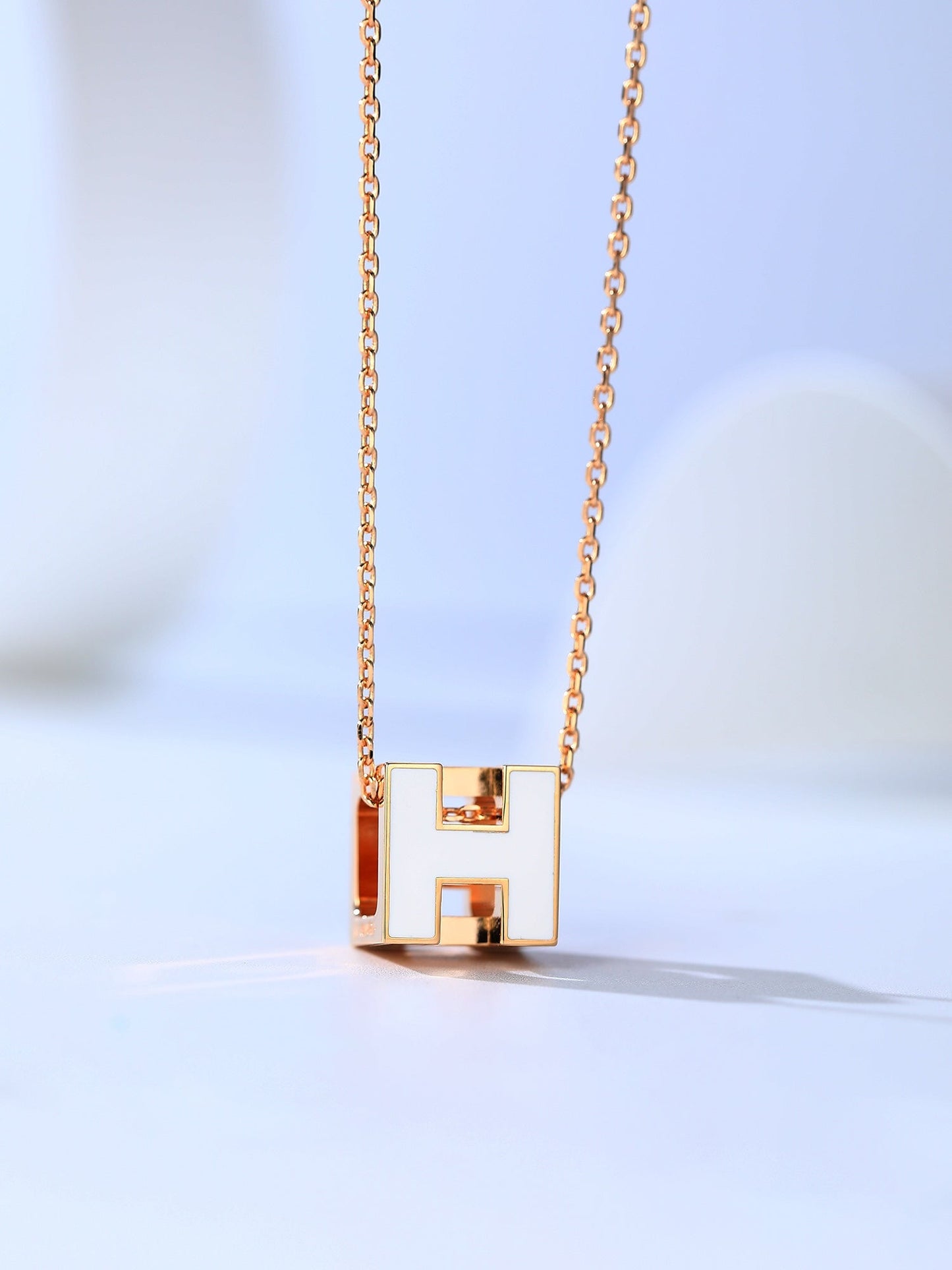 [ROYAL]H CAGE PINK GOLD NECKLACE