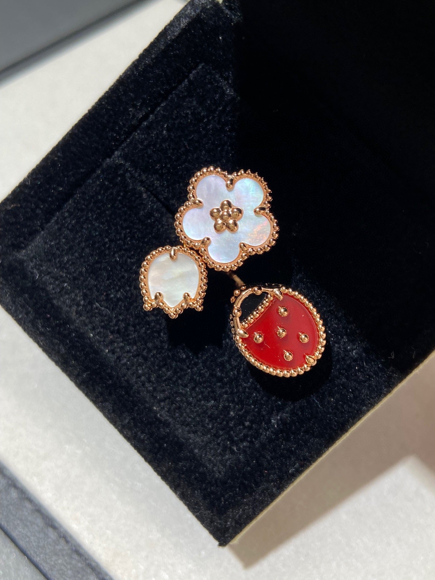 [ROYAL]LUCKY 3 MOTIF ROSE GOLD RING