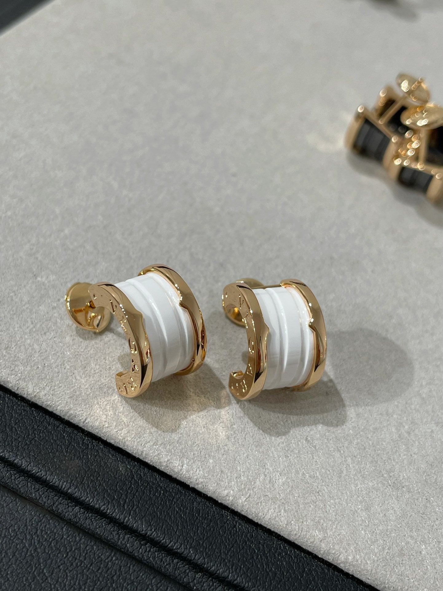 [ROYAL]ZERO 1 PINK GOLD CERAMIC EARRINGS