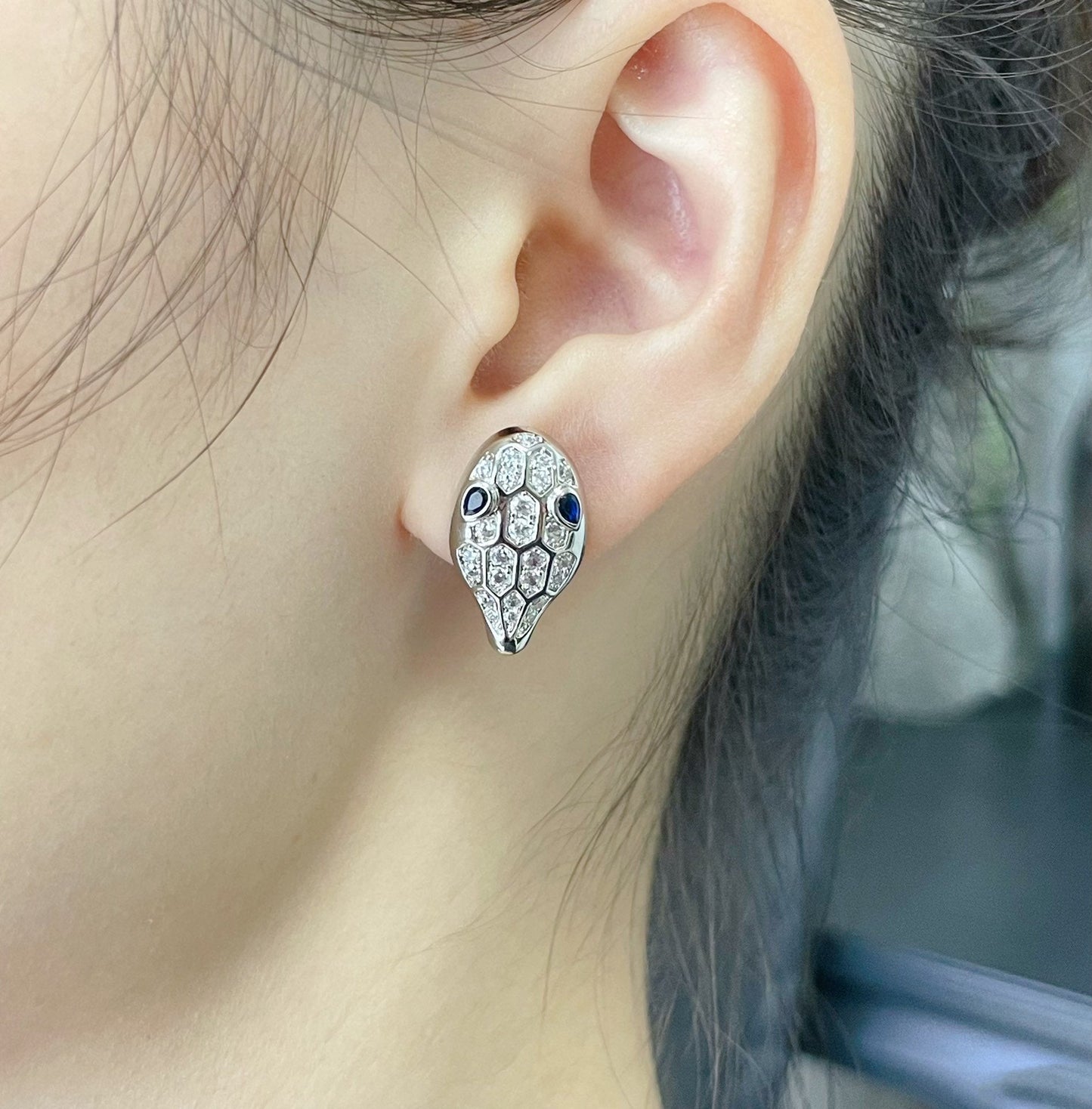 [LUXE] OHRSTECKER MIT DIAMANTEN „SERPENT“