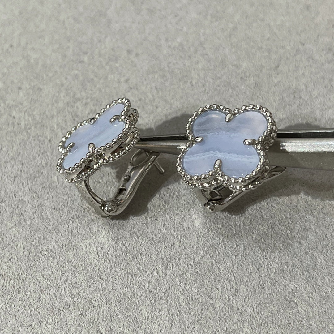 [ROYAL]CLOVER CHALCEDONY SILVER STUD EARRINGS