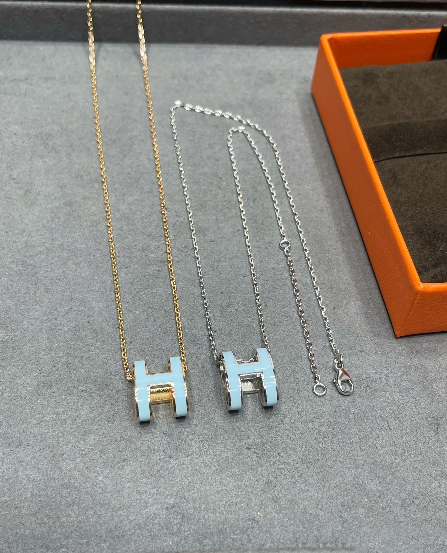 [ROYAL]POP H SKY BLUE NECKLACE