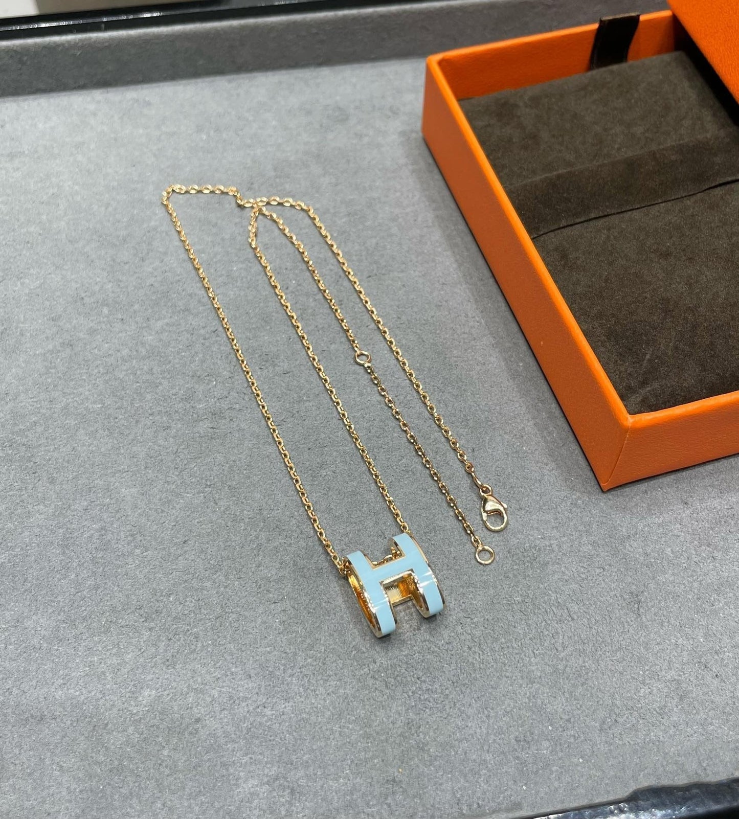 [ROYAL]POP H SKY BLUE NECKLACE