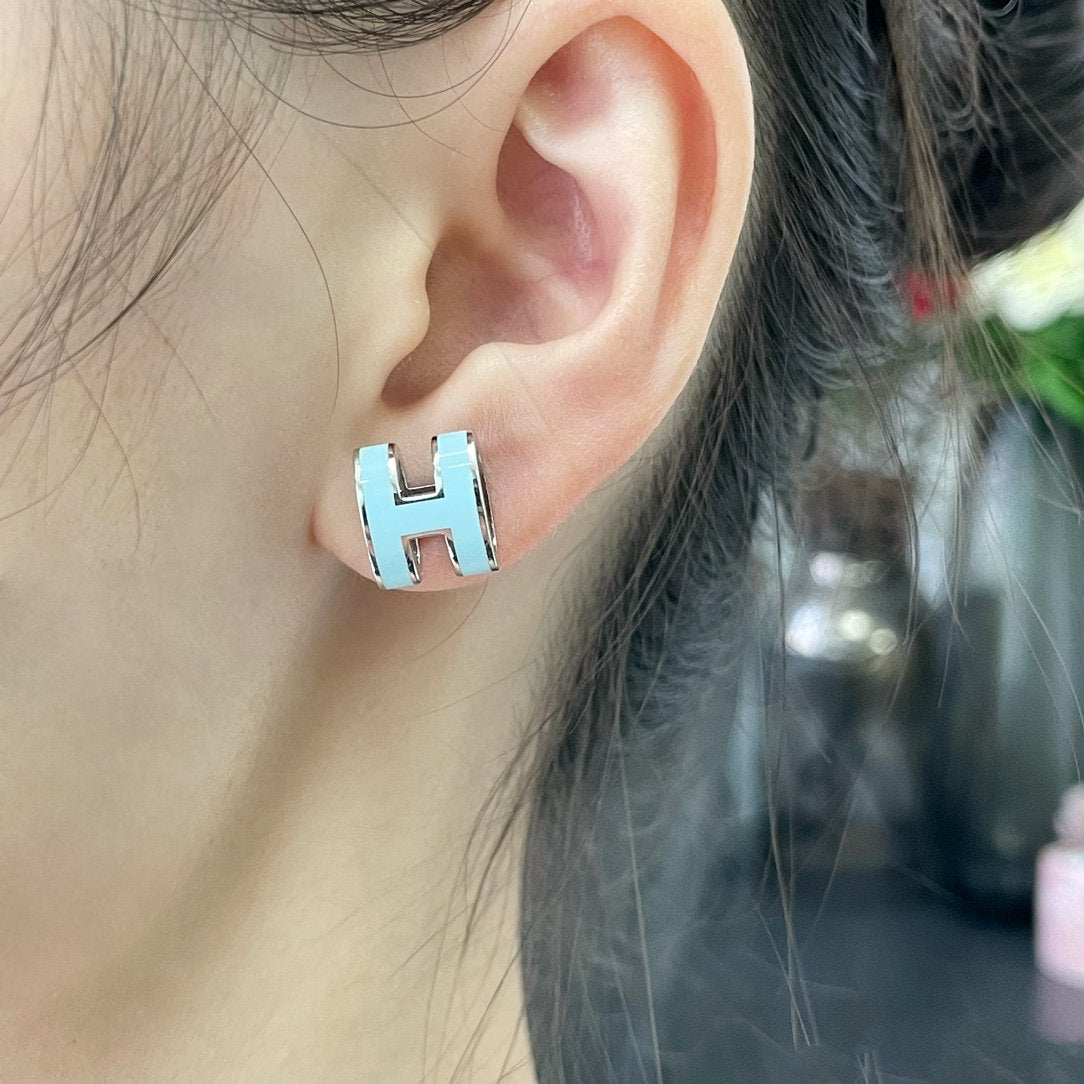 [ROYAL]POP H SKY BLUE STUD EARRINGS