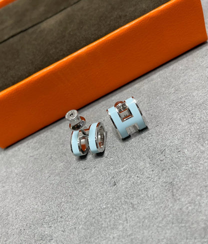 [ROYAL]POP H SKY BLUE STUD EARRINGS