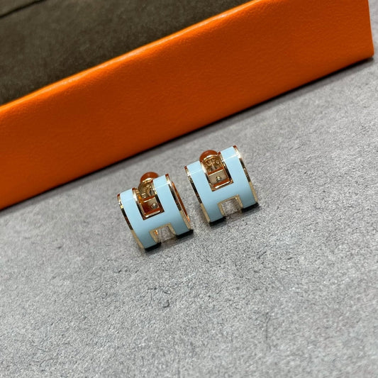 [ROYAL]POP H SKY BLUE STUD EARRINGS