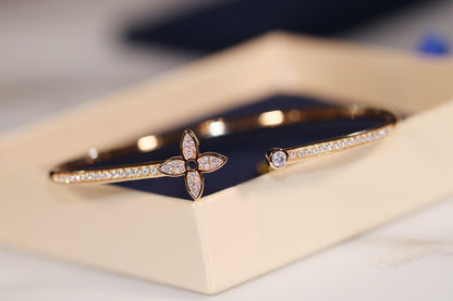 [LUXE]LV IDYLLE GOLD OFFENES ARMBAND MIT DIAMANTEN