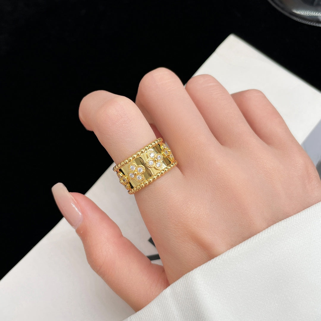 [LUXE] GROSSER RING MIT PERLEE-DIAMANT 