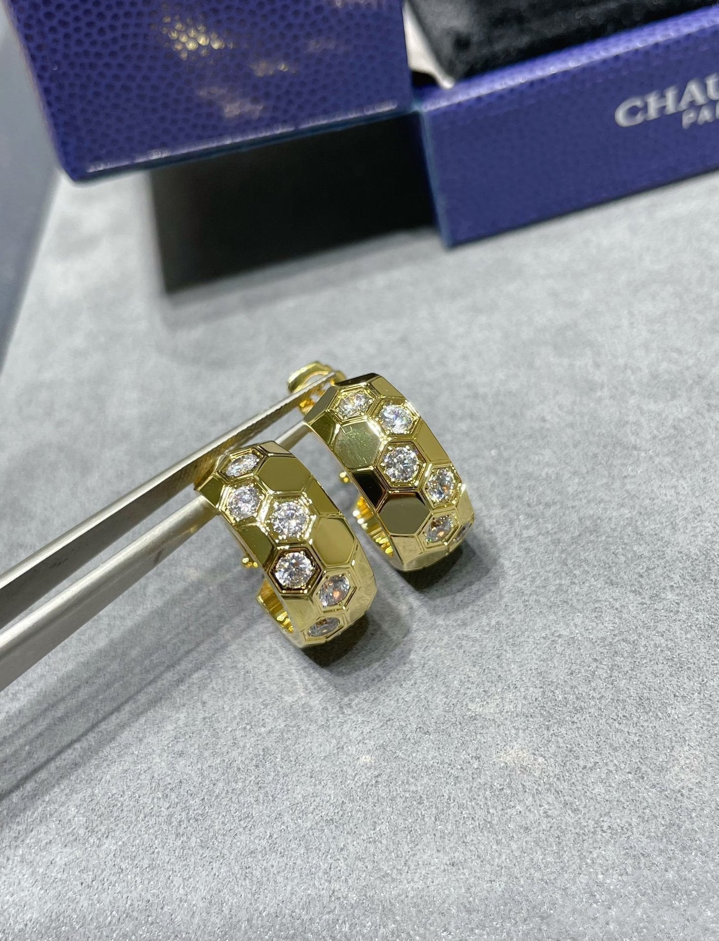 [ROYAL]BEE LOVE DIAMOND HOOP EARRINGS