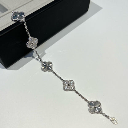 [ROYAL]CLOVER 5 MOTIF SILVER DIAMOND BRACELET