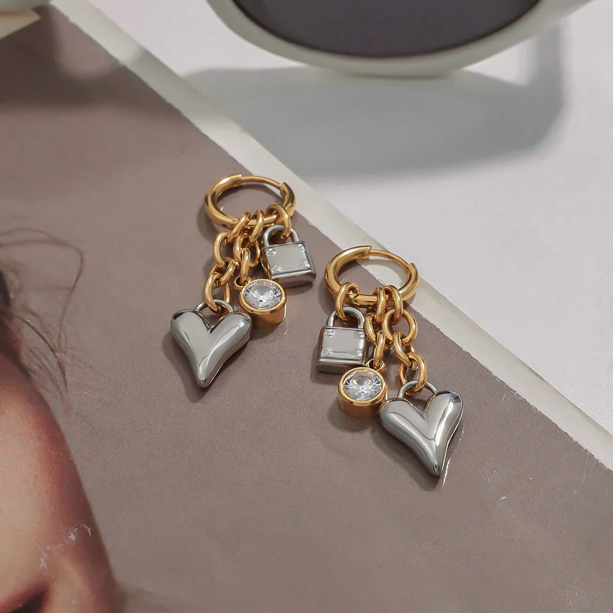 [Royal&Vicky]サラ ハート＆ロック ゴールドピアス