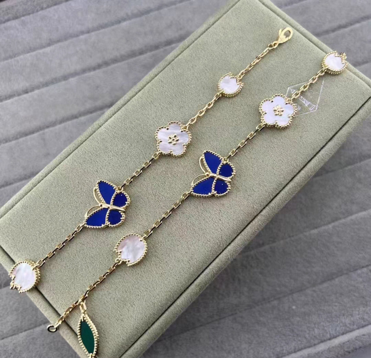 [Royal&Vicky ]LUCKY SPRING GOLD BLUESTONE WHITE MOTHER-OF-PEARL BRACELET