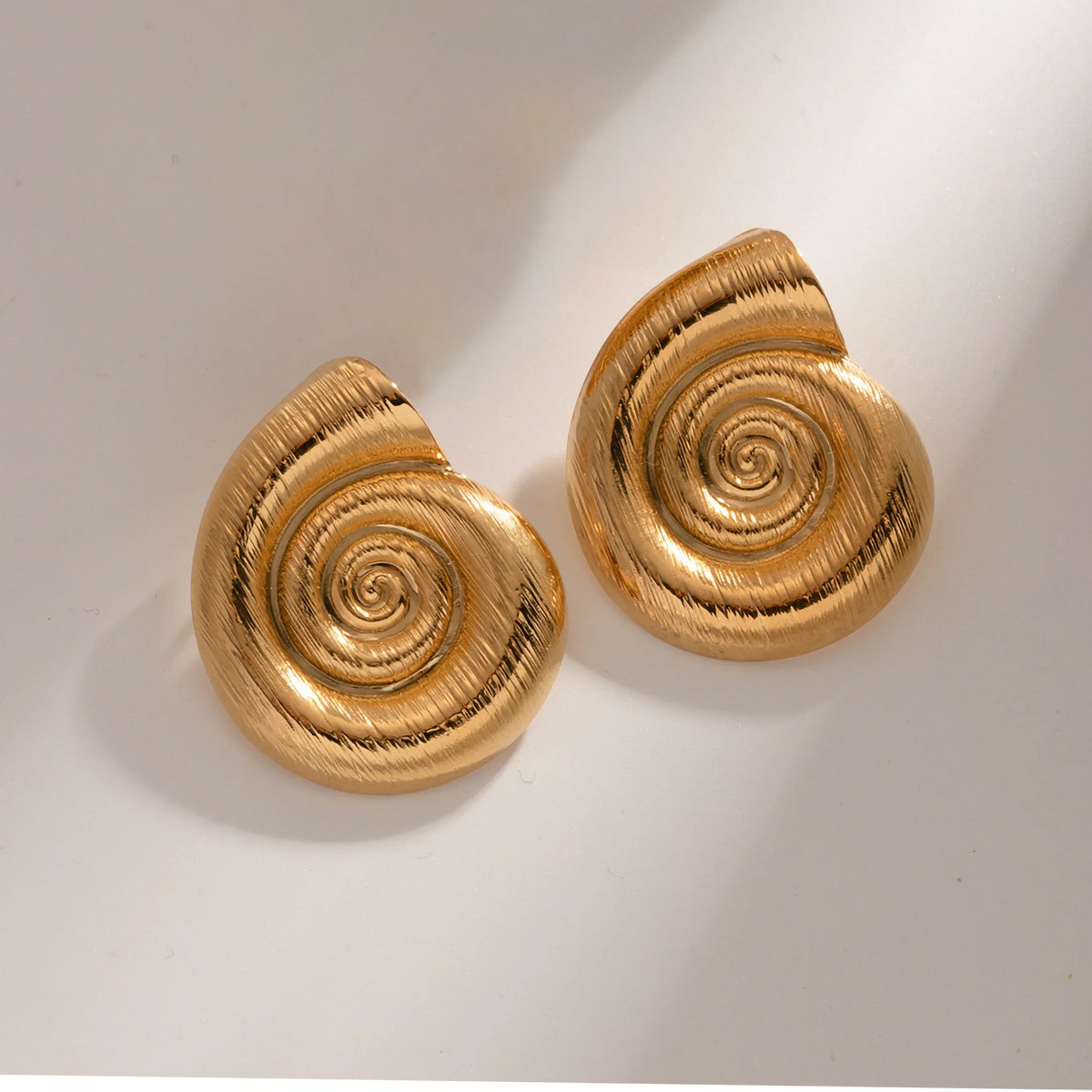 [Royal&Vicky] Nauticia Gold Shell-Ohrringe